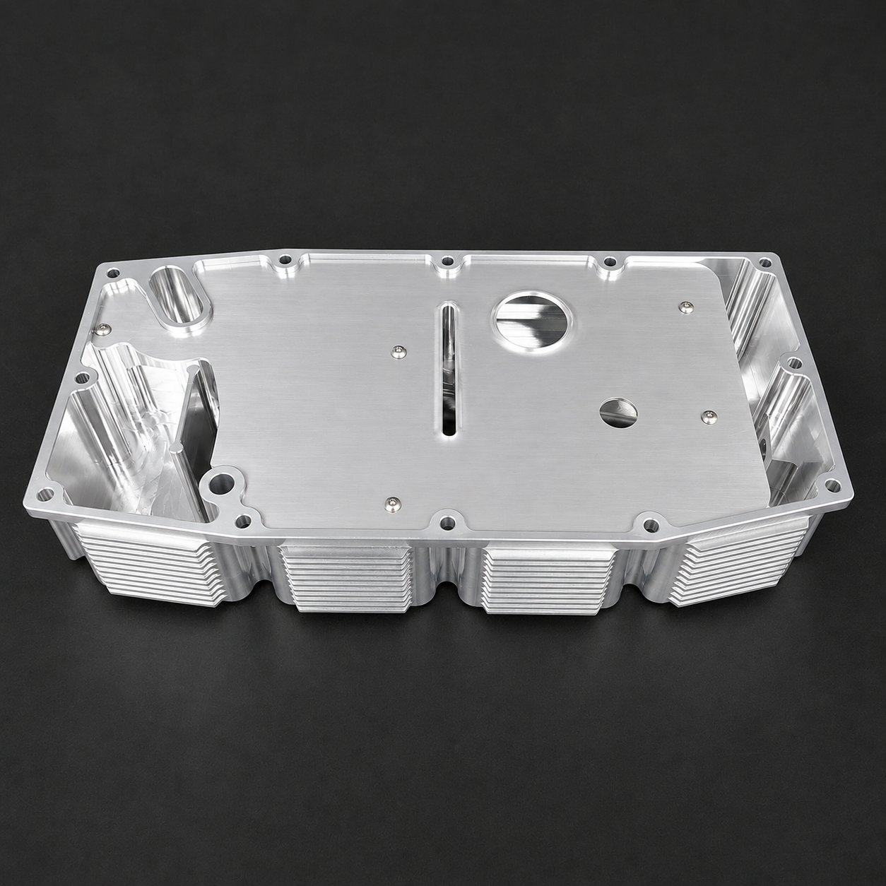 High-Capacity Oil Tank – Milwaukee Eight Engines