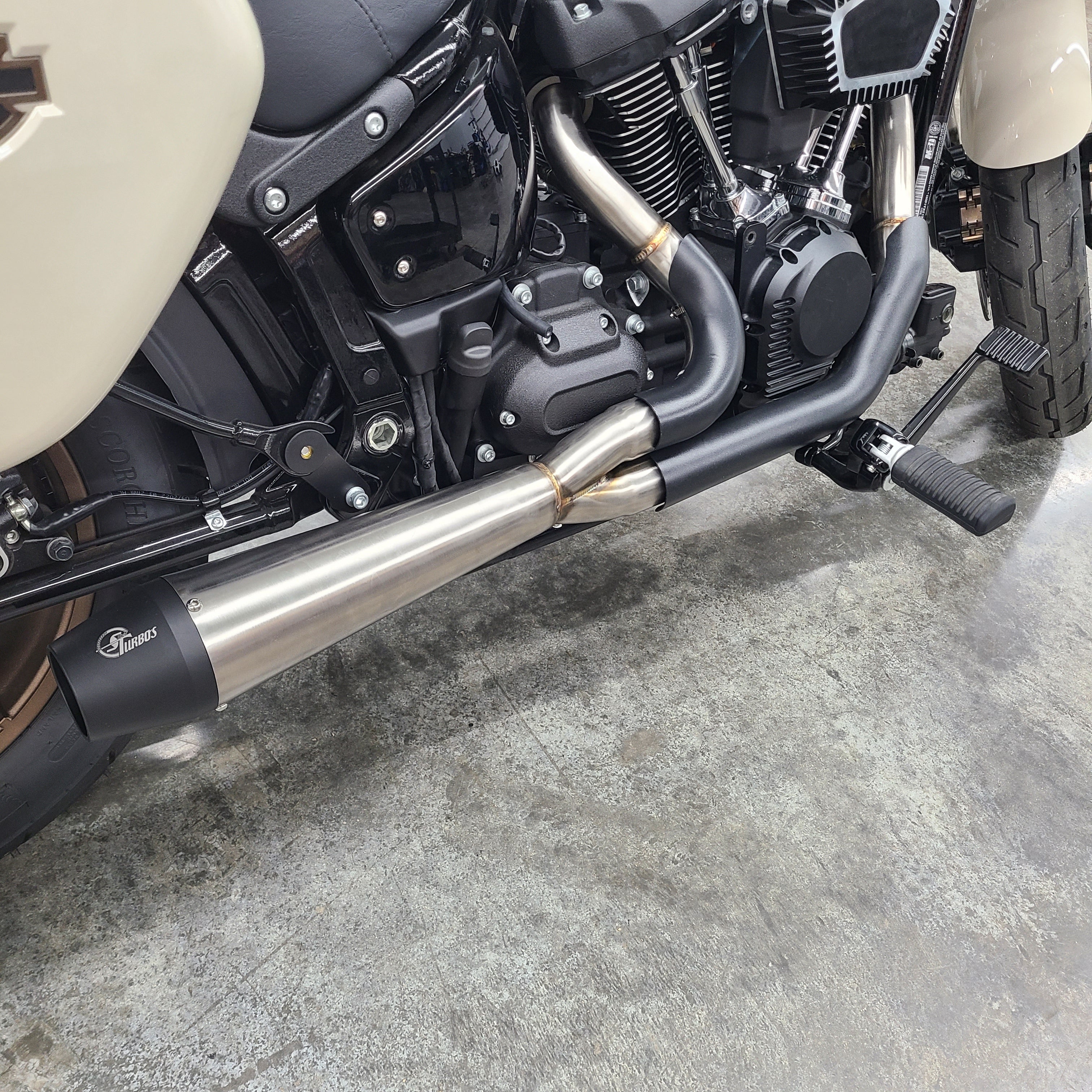 Harley Davidson 2018+ Softail 2:1 Exhaust System – Silber Turbos